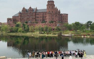 Huawei край езерото Суншан в Дунгуаn