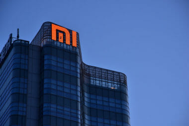 Пазарната капитализация на китайския производител на смартфони Xiaomi, за първи път надхвърли 100 милиарда долара. Акциите на Xiaomi са във възходящ тренд от началото на годината, като през последните 12 месеца, компанията е поскъпнала три пъти.