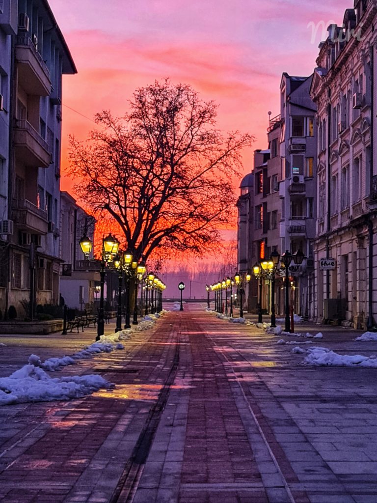 "Изгрев над Видин" фотография на Мирослава Цветанова, заснета на 21.01.2021 във гр.Видин със Samsung Galaxy Note 20 Ultra.