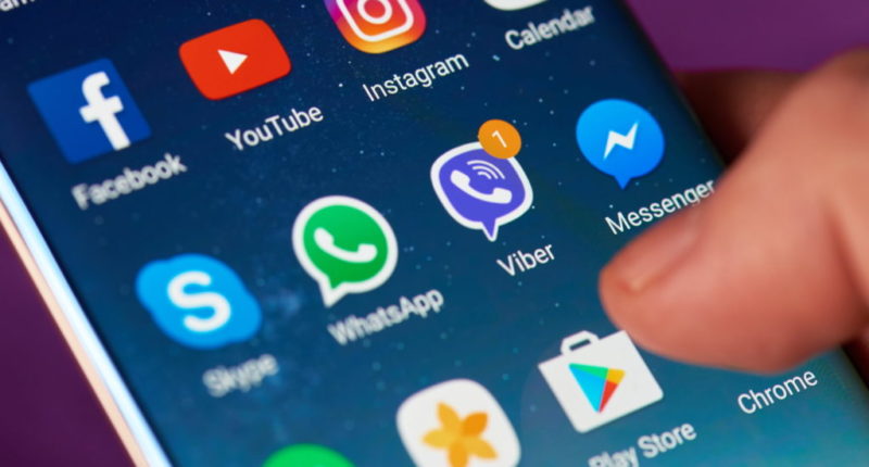 Русия планира да въведе лицензи за разговори през Skype, Viber и WhatsApp за да имат специалните служби да имат достъп до данните на крайните потребители на услуги, които в момента са защитени чрез криптиране. В допълнение, инициативата може да засегне доставчиците на IP-телефония, които предоставят междуградски и международни комуникационни услуги за корпоративни клиенти, въз основа на виртуални номера.