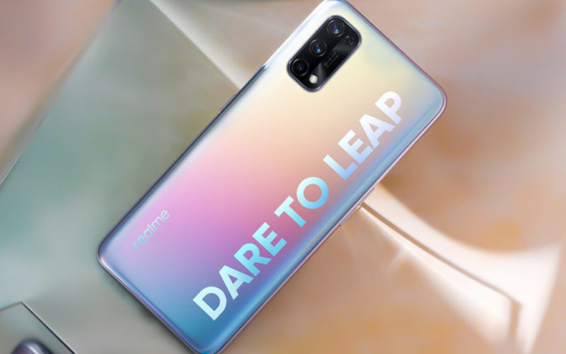 Realme X7 Pro с прозрачен гръб