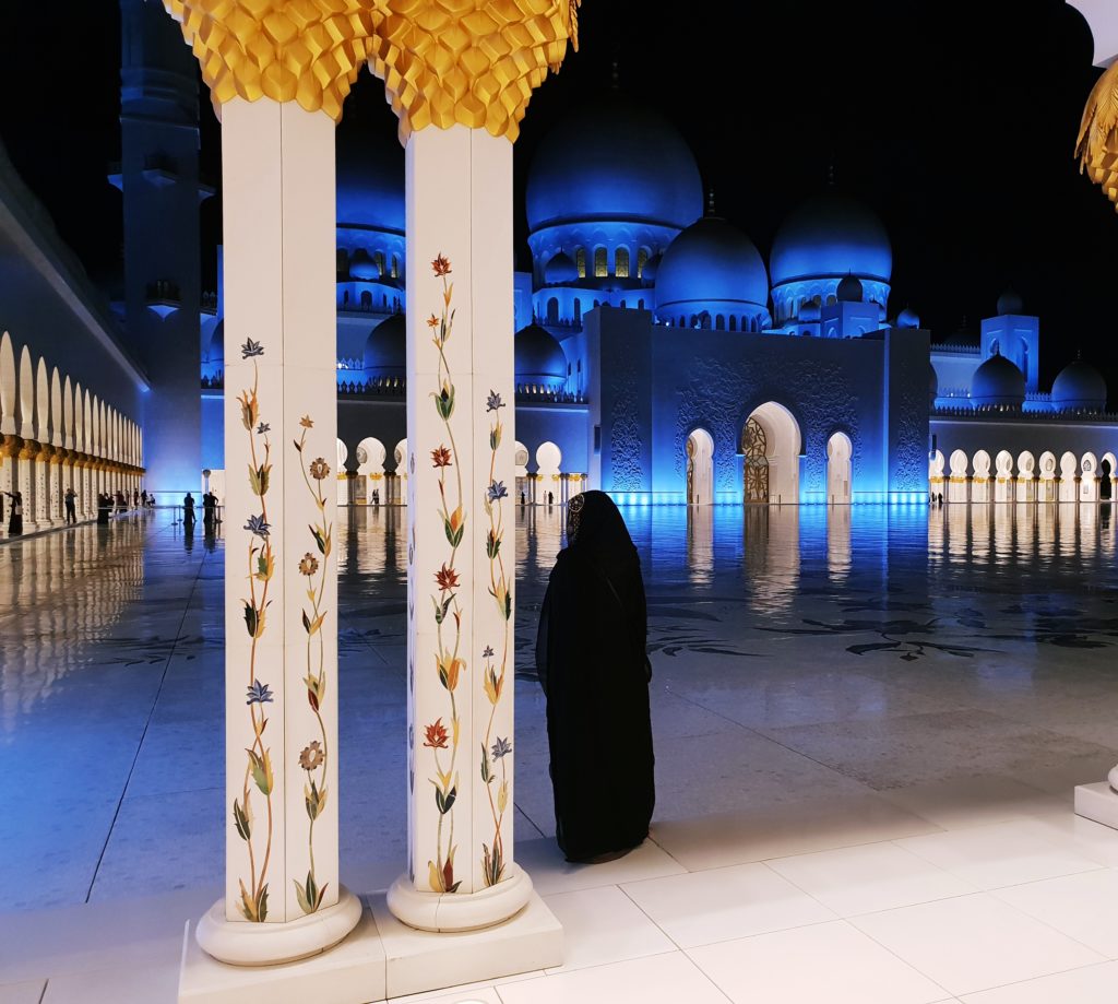 Джамия „Шейх Зайед“, Абу Даби,  ОАЕ - мобилна фотография на Томислав Борисов, заснета на 28 ноември 2018г. със Samsung Galaxy S9+