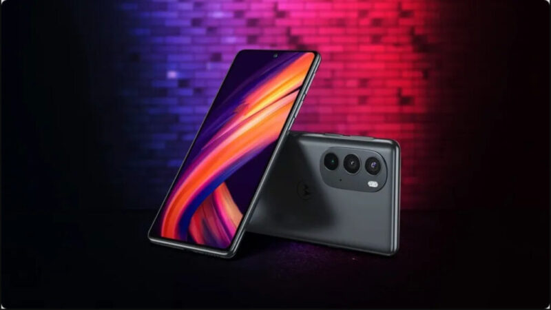 Motorola Edge X30.
