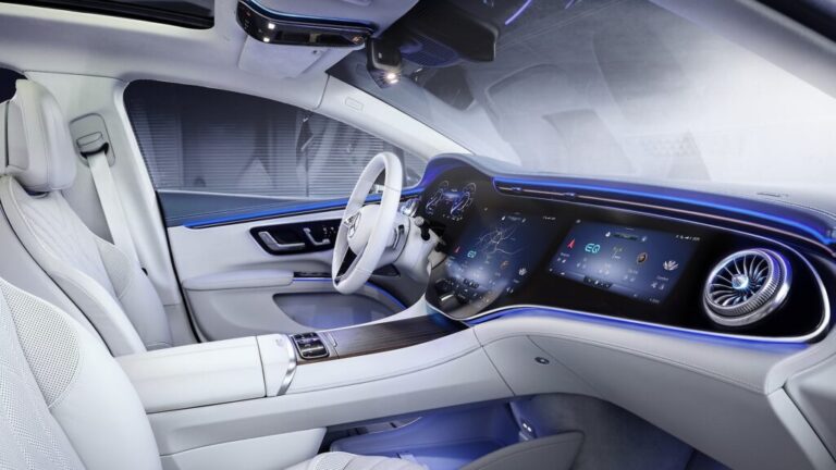 MBUX-Hyperscreen-inside-the-new-Mercedes-Benz-EQS_00