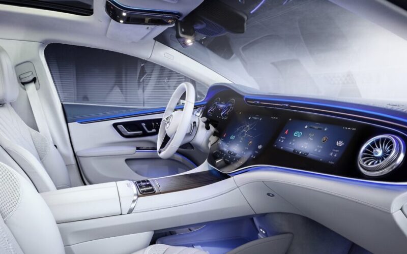MBUX-Hyperscreen-inside-the-new-Mercedes-Benz-EQS_00