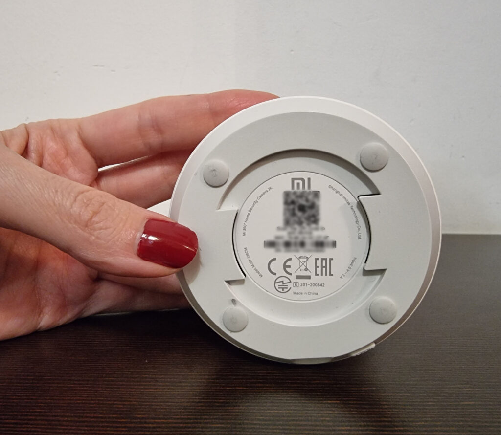 Mi-360o-Home-Security-Camera-2K-montirane-na-stena