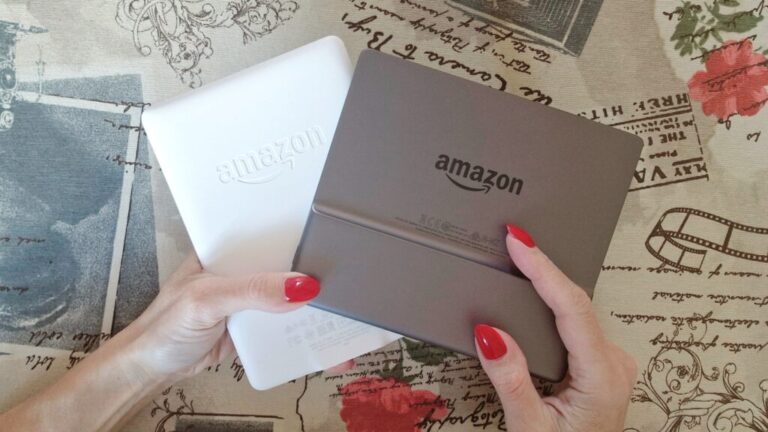 Amazon Kindle Oasis cover divna.tech