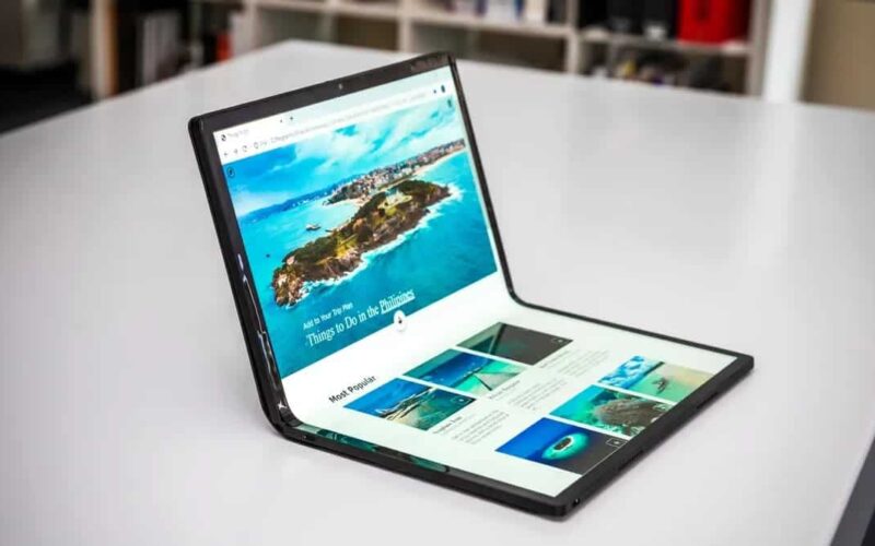 divna.tech-foldable-laptop-samsung