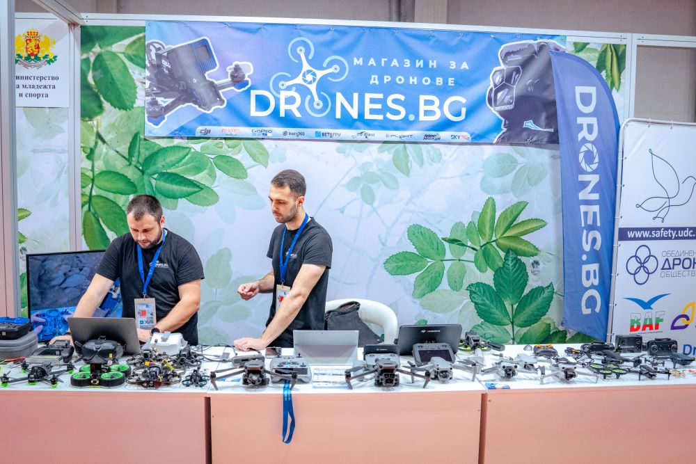 Кадър от Inter Drone Expo в предходна година - щандът на Drones.BG