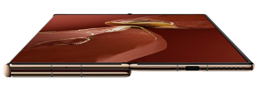 HUAWEI-Mate-XT-_-ULTIMATE-DESIG сгънат на двеN-