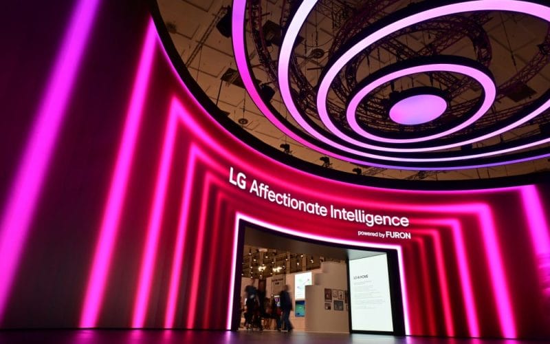 предефинира AI като „Affectionate Intelligence“, за да постави акцент на своя ангажимент да създаде грижовен AI, който предоставя персонализирани изживявания на потребителите.