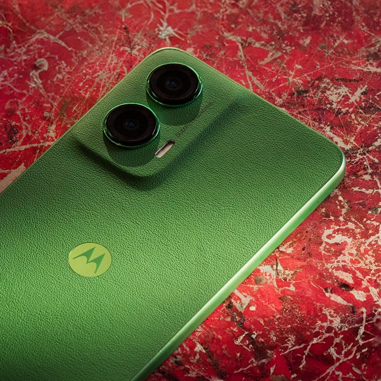 Moto G35 5G в цвят Leaf Green