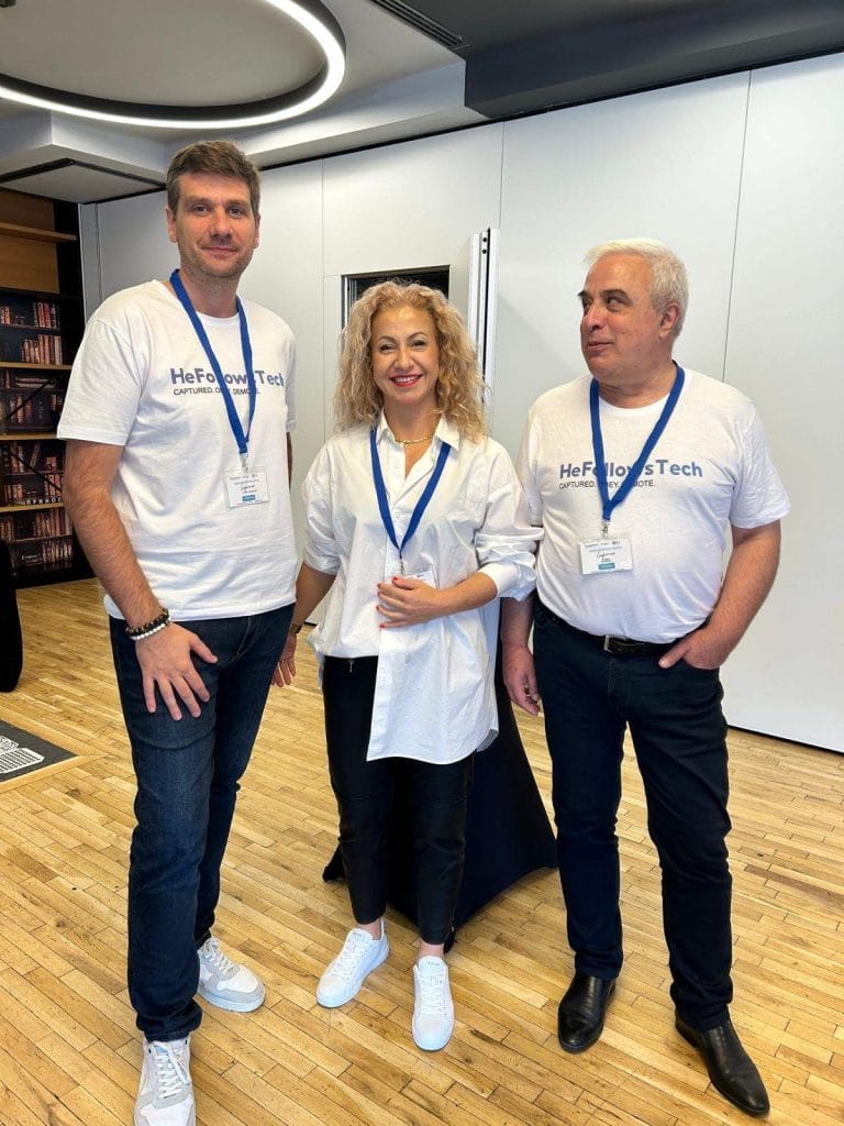 Павлина Иванова с Павел Георгиев (в ляво) - основател на Cyber Security Talks Bulgaria и Янко Спасов (Antiivirus.BG) в дясно