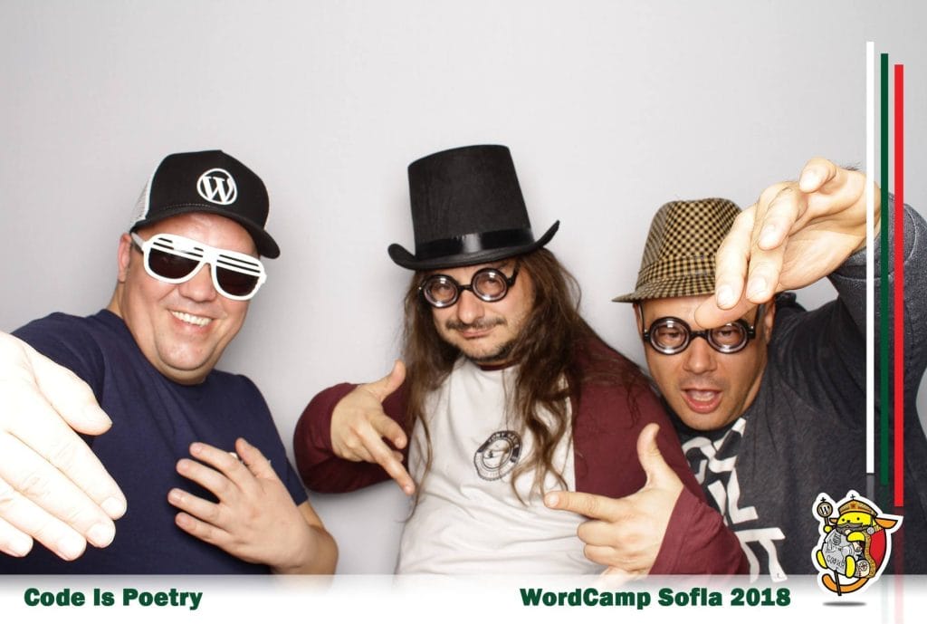 Ники Кръстев (в ляво) с приятели на WordCamp 2018