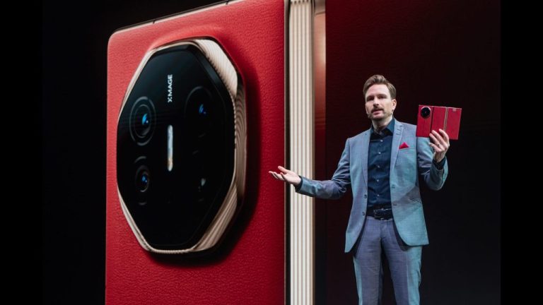 HUAWEI Mate XT | ULTIMATE DESIGN