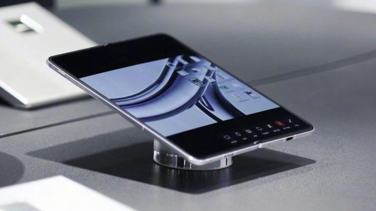 Сгъваемият iPhone на Apple е с напълно различен форм фактор и може да промени стандартите в индустрията