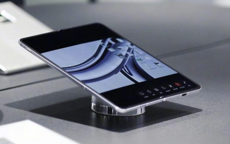 Сгъваемият iPhone на Apple е с напълно различен форм фактор и може да промени стандартите в индустрията