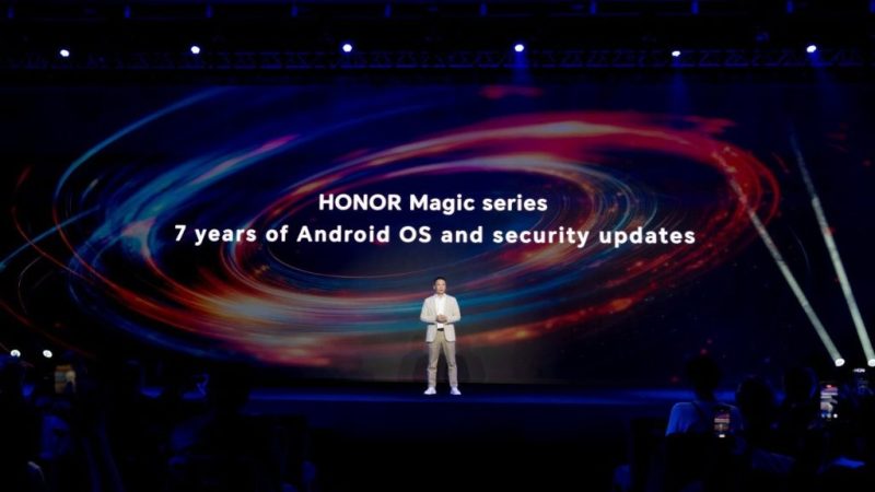 HONOR обяви на MWC 2025 в Барселона, че флагманите от серията HONOR Magic ще получат 7 години актуализации за Android OS и сигурност – важна стъпка към по-дълъг живот на устройствата и по-малко електронни отпадъци.
