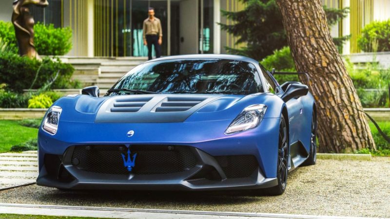 Maserati GT2 Stradale – състезателна мощ за пътя с 640 к.с., 324 км/ч и ускорение 0-100 км/ч за 2.8 сек. Лимитирана серия от 914 бройки.