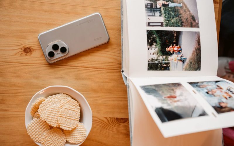 Открийте HONOR 400: AI възстановяване на стари снимки, AI камера за перфектни семейни кадри и ново измерение на спомените за Деня на детето.