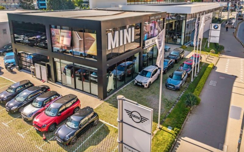 М Кар София събра над 100 участници в тест драйв с електрическите BMW и MINI. 80 дръвчета засадени като част от мисията за устойчивата мобилност.