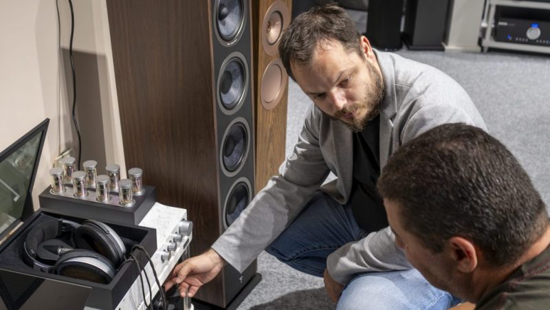 Антон Генчев и VSystem: Как една семейна мечта превърна София в аудио столица и постави България на картата на аудиофилите.