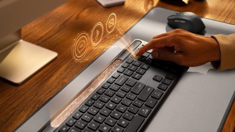 Logitech представя Signature Slim Solar+ K980 – клавиатура, захранвана от светлина, с до 4 месеца работа без зареждане и устойчив дизайн за модерния офис.