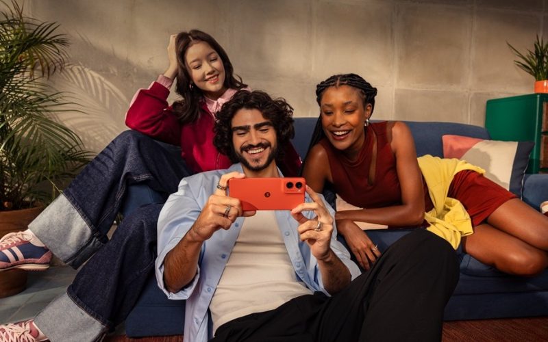 Motorola представи в България новите moto g06 и g06 power, както и ексклузивната Brilliant Collection със Swarovski® кристали.