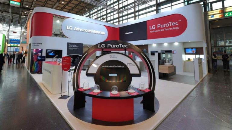 LG представи PuroTec™ – антимикробен материал от ново поколение, който обединява технологии, устойчивост и иновации. Решението дебютира на K 2025 в Германия, поставяйки нов стандарт в индустрията на материалните науки.