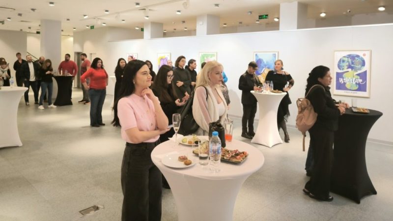 Xiaomi представи серията 15T в София с фотоизложба. Смартфоните с Leica камери предлагат професионална фотография и елегантен дизайн.