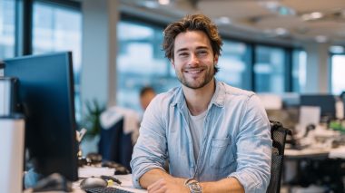 AOC представя модерни монитори с Low Blue Light, Flicker-Free и ергономичен дизайн, създадени за по-добро здраве, комфорт и продуктивност при дълги часове пред екрана.