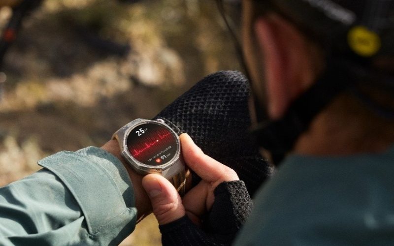 Анкета на Huawei с 752 участници показва: българите искат по-активен живот, но 44% правят под 10 000 крачки дневно.