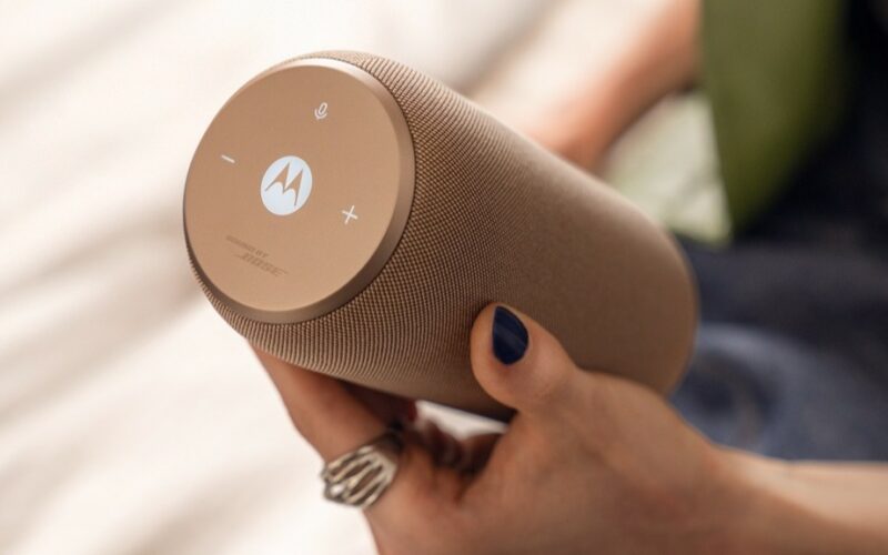 Motorola представи четири нови смарт аксесоара в екосистемата moto things на CES 2026 – звук, уелнес, продуктивност и проследяване.