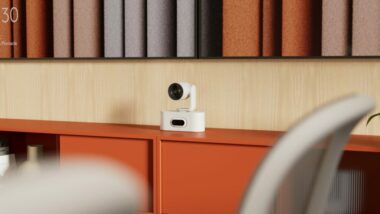 Logitech представя Rally AI Camera и Rally AI Camera Pro – AI видео интелигентност, дискретен дизайн и многокамерно покритие за големи зали.