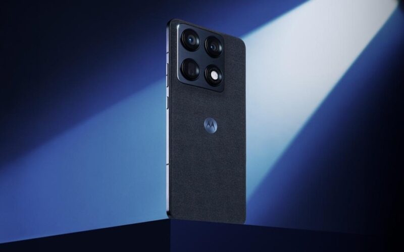 Motorola представи motorola signature – ултра-премиум смартфон с DXOMARK камери, Snapdragon 8 Gen 5, AI и 7 години софтуерна поддръжка.