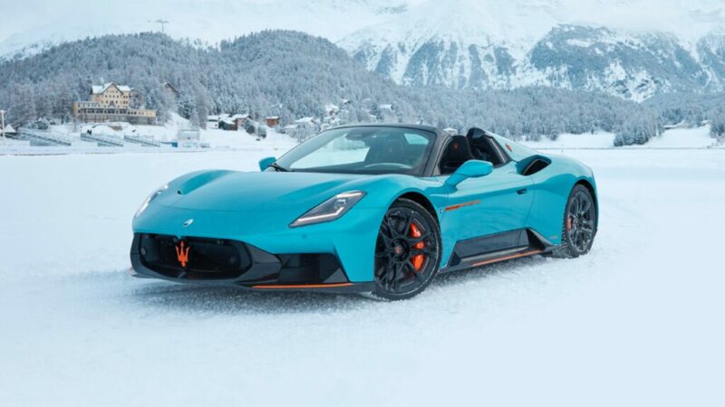 Ексклузивният Maserati MCPURA Cielo FROZEN MAGMA дебютира в Санкт Мориц – автомобил по индивидуална поръчка, вдъхновен от контраста между лед и огън.