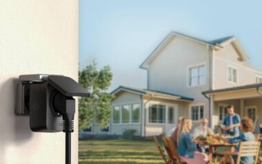 Интелигентният Wi-Fi контакт Tapo P410M изнася smart home управлението навън с IP54 защита, Matter интеграция, автоматизации и мониторинг на енергията.