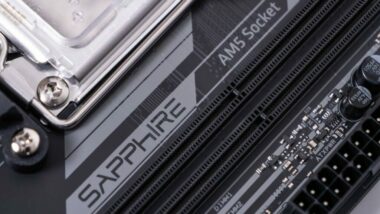 Sapphire навлиза в България с нова категория – дънни платки. Пет модела за Ryzen и DDR5, включително флагман NITRO+ с Wi-Fi 7, с ексклузивен дистрибутор АСБИС България.