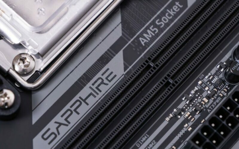 Sapphire навлиза в България с нова категория – дънни платки. Пет модела за Ryzen и DDR5, включително флагман NITRO+ с Wi-Fi 7, с ексклузивен дистрибутор АСБИС България.