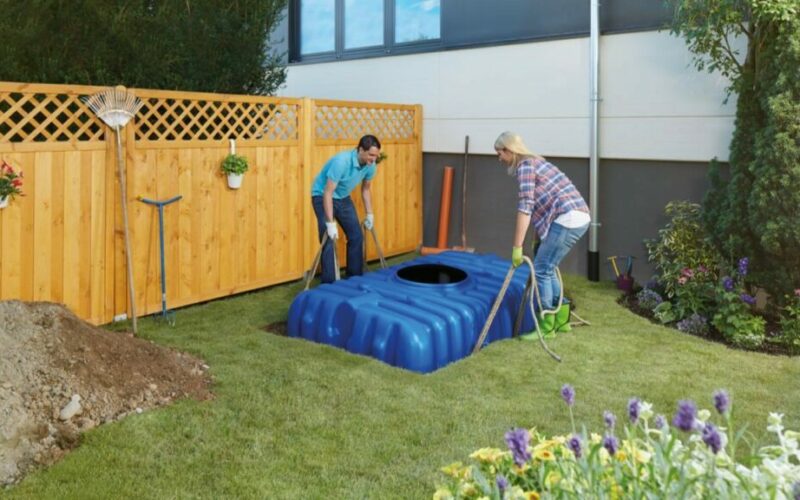 Системи за събиране на дъждовна вода и автономни станции за пречистване на отпадъчни води помагат на собствениците на къщи в България да намалят разходите и да използват по-ефективно водните ресурси.