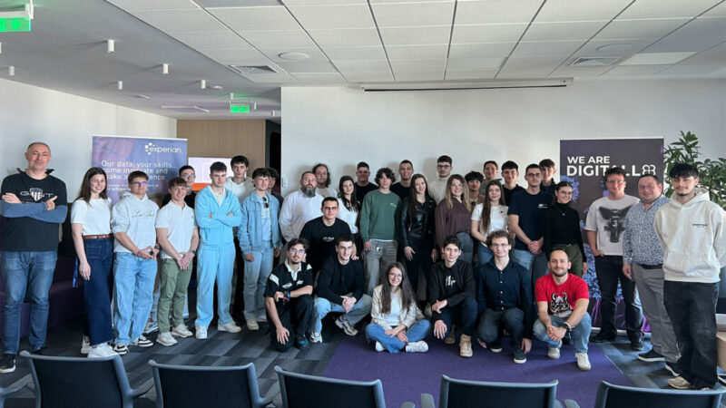 Ученици от НПГ по КТС в Правец участват в седмото издание на Техническата академия на AIBEST и разработват система за управление на училищно оборудване.