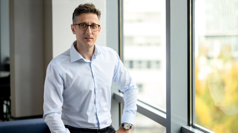 Богдан Узелац става новият CEO на Yettel България от май 2026 г., с фокус върху дигитализацията, AI и растежа на компанията.