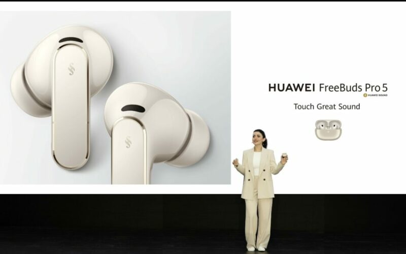 HUAWEI FreeBuds Pro 5 вече са в България – флагмански TWS слушалки с двуядрено AI шумопотискане, звук без загуби, адаптивни режими и по-ясни разговори.