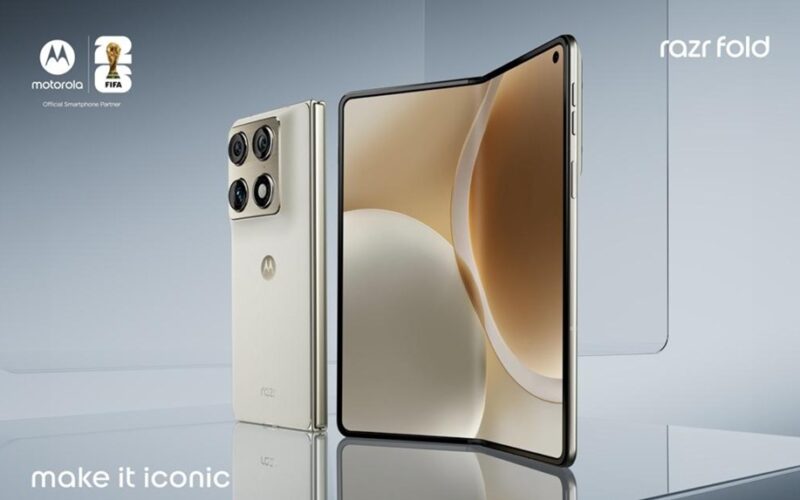 Motorola представи razr fold – първия book-style foldable смартфон на бранда със Snapdragon® 8 Gen 5, 6000mAh батерия, AI функции и камера №1 според DXOMARK.