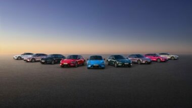 Xiaomi представи новото поколение SU7 с до 902 км пробег, Xiaomi Smart Chassis 2.0, по-висока безопасност и още по-премиум изживяване зад волана.