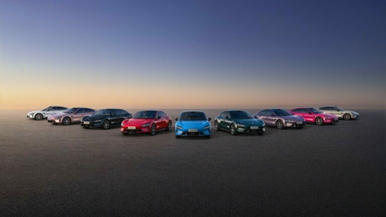 Xiaomi представи новото поколение SU7 с до 902 км пробег, Xiaomi Smart Chassis 2.0, по-висока безопасност и още по-премиум изживяване зад волана.