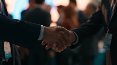 Сирма подписа споразумения за планираното придобиване на 51% от Jucari Global и разширява бизнеса си в логистиката и AI решенията.