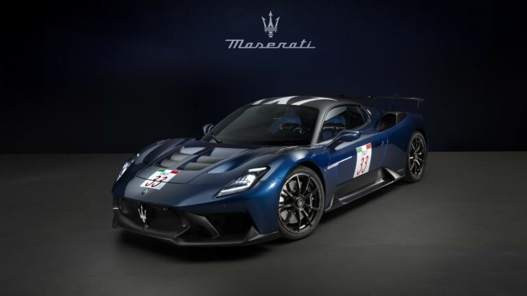 Maserati GT2 Stradale Fuoriserie с 640 к.с. отдава почит на MC12 чрез уникален дизайн. Двата модела участват във Villa La Massa Excellence 2026.